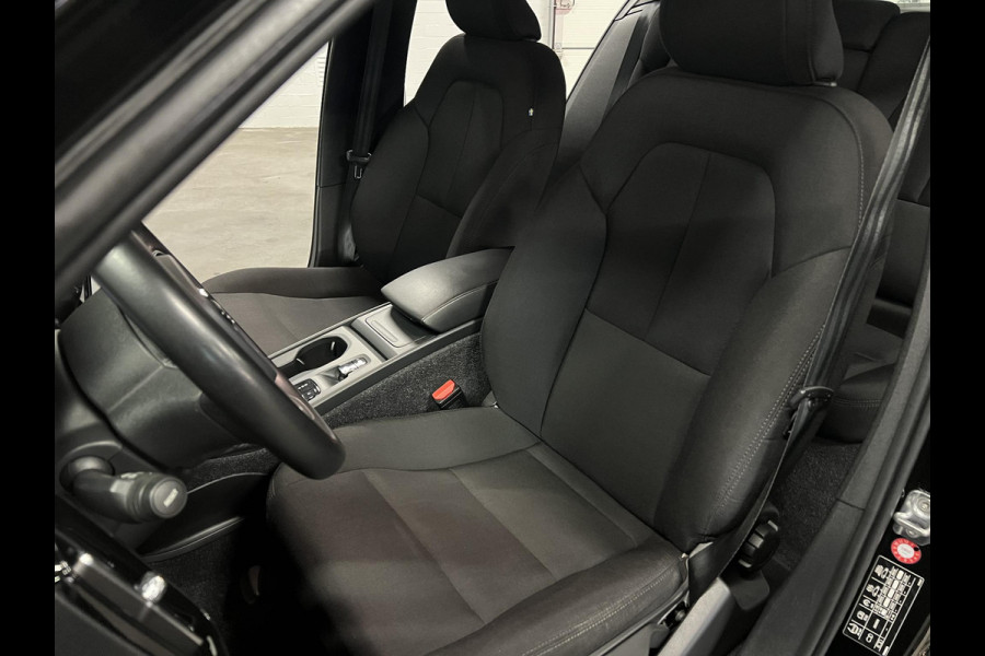 Volvo XC40 1.5 T3 Momentum Trekhaak | Cruise-/climate control | Achteruitrij camera | Carplay | Stoelverwarming