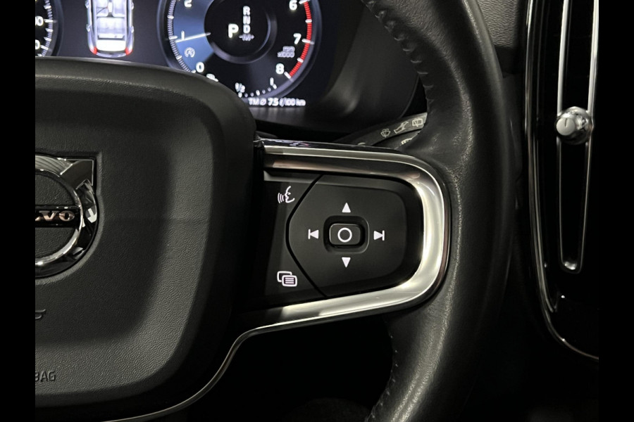 Volvo XC40 1.5 T3 Momentum Trekhaak | Cruise-/climate control | Achteruitrij camera | Carplay | Stoelverwarming