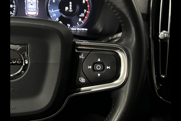 Volvo XC40 1.5 T3 Momentum Trekhaak | Cruise-/climate control | Achteruitrij camera | Carplay | Stoelverwarming