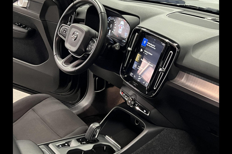 Volvo XC40 1.5 T3 Momentum Trekhaak | Cruise-/climate control | Achteruitrij camera | Carplay | Stoelverwarming