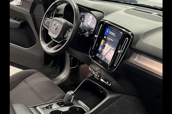 Volvo XC40 1.5 T3 Momentum Trekhaak | Cruise-/climate control | Achteruitrij camera | Carplay | Stoelverwarming