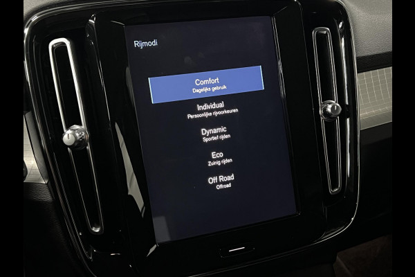 Volvo XC40 1.5 T3 Momentum Trekhaak | Cruise-/climate control | Achteruitrij camera | Carplay | Stoelverwarming