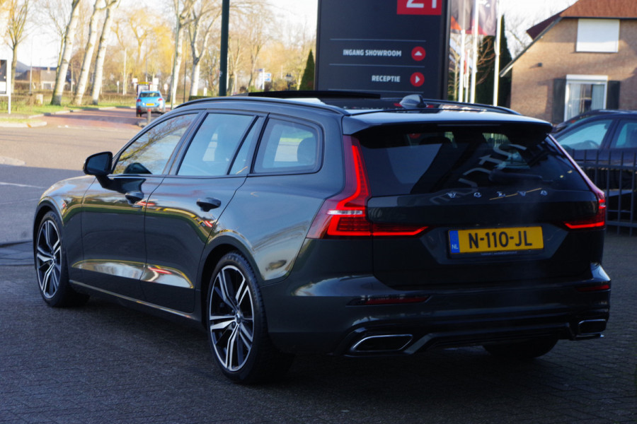 Volvo V60 2.0 B3 163 PK R-Design, Panoramadak, Harman/Kardon, Trekhaak, Leder, Sportstoelen