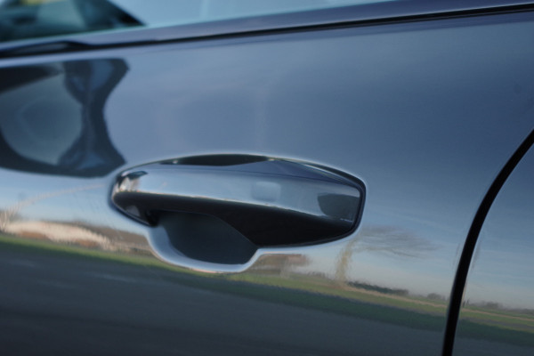 Volvo V60 2.0 B3 163 PK R-Design, Panoramadak, Harman/Kardon, Trekhaak, Leder, Sportstoelen