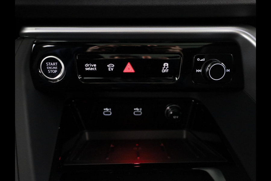 Audi Q5 Sportback S edition e-hybrid 299 pk | Techniekpakket plus | Glazen panoramadak | Lederen bekleding | Geheugen stoelen |