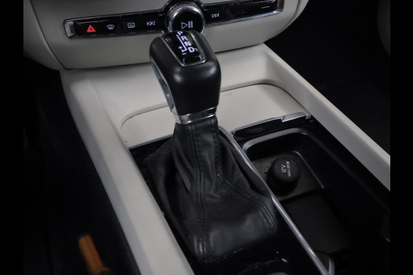 Volvo V60 2.0 T5 Sport (APPLE CARPLAY,NAVI,CAMERA,SPORTSTOELEN,LED,PDC,GETINT,NETTESTAAT)