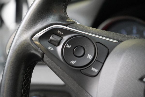 Opel Grandland X 1.2 130pk Turbo Innovation | Blind-spot | Sportstoelen | Cruise control | Climate control ECC | Lm velgen