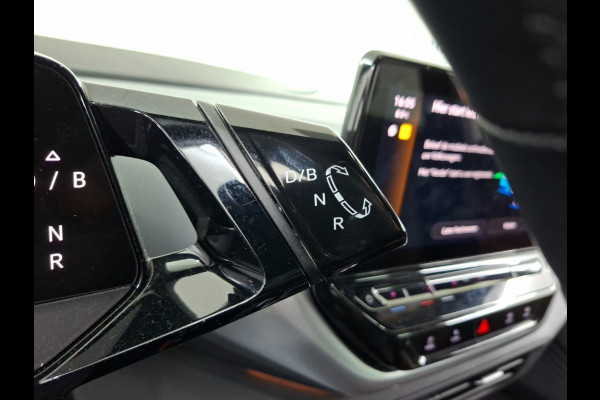 Volkswagen ID.4 First 77 kWh | Stoelverwarming | Stuurverwarming | Trekhaak | Adaptive Cruise Control | Navigatie | Apple Carplay | Keyless | Camera | Parkersensoren |