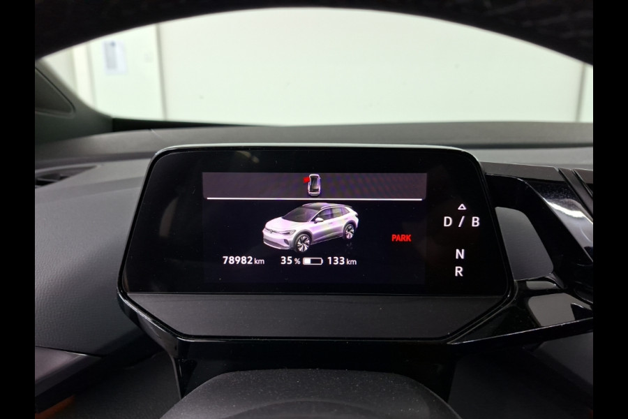 Volkswagen ID.4 First 77 kWh | Stoelverwarming | Stuurverwarming | Trekhaak | Adaptive Cruise Control | Navigatie | Apple Carplay | Keyless | Camera | Parkersensoren |