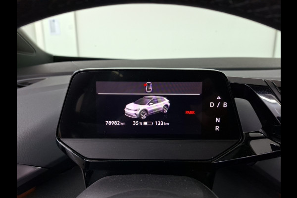 Volkswagen ID.4 First 77 kWh | Stoelverwarming | Stuurverwarming | Trekhaak | Adaptive Cruise Control | Navigatie | Apple Carplay | Keyless | Camera | Parkersensoren |