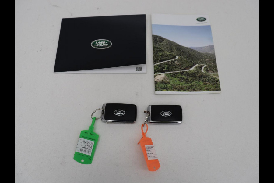 Land Rover Range Rover Evoque 1.5 P300e AWD R-Dynamic | Panoramadak | Leder | Stoelverwarming | Meridian Audio | Keyless | Trekhaak | Carplay | Navigatie | Camera | Stuurverwarming | PHEV | Plug In