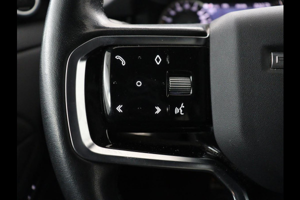 Land Rover Range Rover Evoque 1.5 P300e AWD R-Dynamic | Panoramadak | Leder | Stoelverwarming | Meridian Audio | Keyless | Trekhaak | Carplay | Navigatie | Camera | Stuurverwarming | PHEV | Plug In