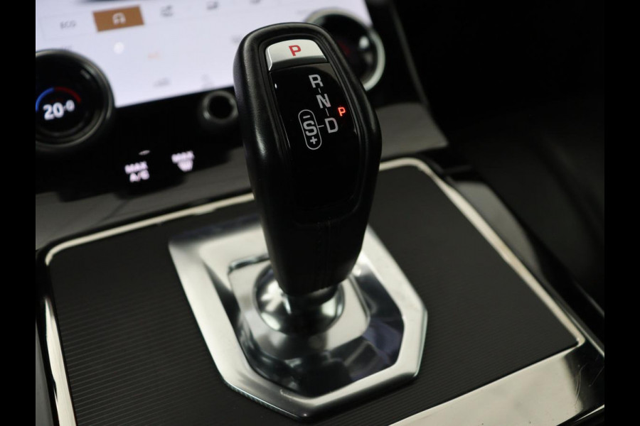 Land Rover Range Rover Evoque 1.5 P300e AWD R-Dynamic | Panoramadak | Leder | Stoelverwarming | Meridian Audio | Keyless | Trekhaak | Carplay | Navigatie | Camera | Stuurverwarming | PHEV | Plug In
