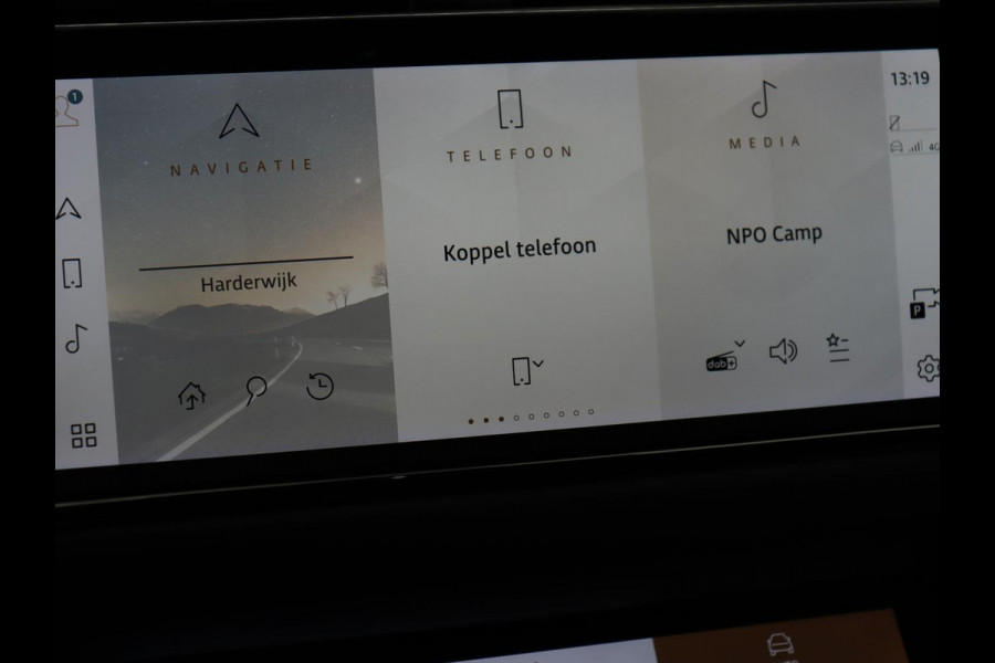 Land Rover Range Rover Evoque 1.5 P300e AWD R-Dynamic | Panoramadak | Leder | Stoelverwarming | Meridian Audio | Keyless | Trekhaak | Carplay | Navigatie | Camera | Stuurverwarming | PHEV | Plug In