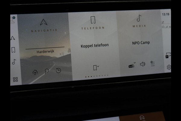 Land Rover Range Rover Evoque 1.5 P300e AWD R-Dynamic | Panoramadak | Leder | Stoelverwarming | Meridian Audio | Keyless | Trekhaak | Carplay | Navigatie | Camera | Stuurverwarming | PHEV | Plug In