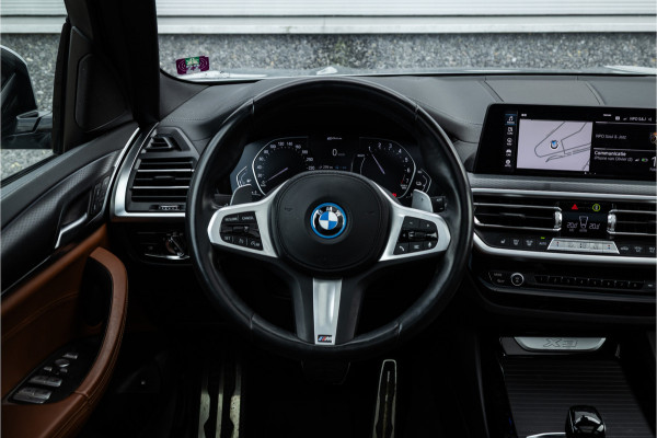BMW X3 xDrive30e M Sport Panorama / Individual / Camera / 20inch / M Sport Remsysteem / HiFi /