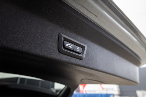 BMW X3 xDrive30e M Sport Panorama / Individual / Camera / 20inch / M Sport Remsysteem / HiFi /