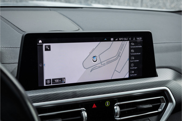 BMW X3 xDrive30e M Sport Panorama / Individual / Camera / 20inch / M Sport Remsysteem / HiFi /