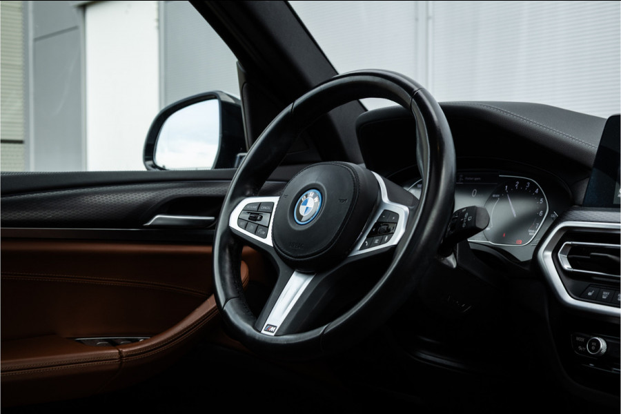 BMW X3 xDrive30e M Sport Panorama / Individual / Camera / 20inch / M Sport Remsysteem / HiFi /