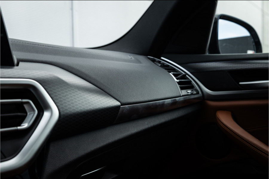 BMW X3 xDrive30e M Sport Panorama / Individual / Camera / 20inch / M Sport Remsysteem / HiFi /