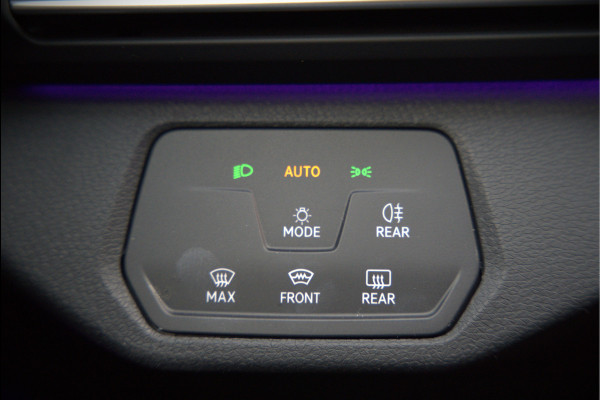 Volkswagen ID.4 First 77 kWh | Stoelverwarming | Stuurverwarming | Trekhaak | Adaptive Cruise Control | Navigatie | Apple Carplay | Keyless | Camera | Parkersensoren |