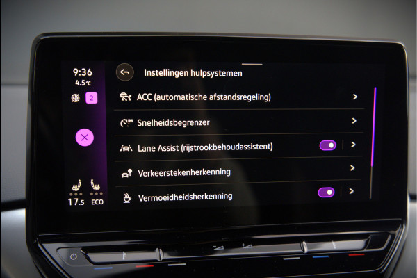 Volkswagen ID.4 First 77 kWh | Stoelverwarming | Stuurverwarming | Trekhaak | Adaptive Cruise Control | Navigatie | Apple Carplay | Keyless | Camera | Parkersensoren |