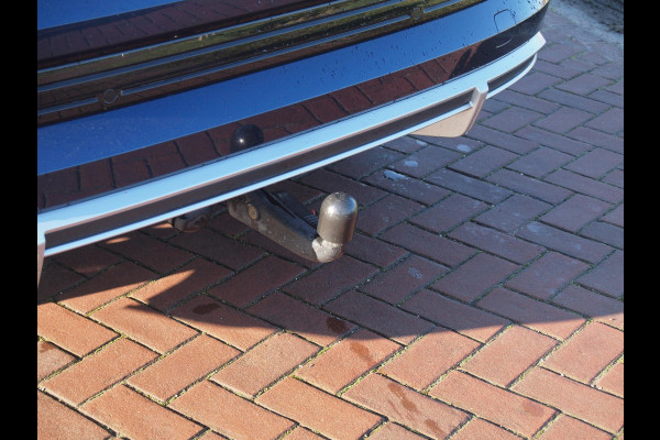 Audi e-tron 55 quattro S edition 95 kWh | SOH 95% | S-Line | Panoramadak | Trekhaak | Apple Carplay | Cruise Control | Parkeersensoren |