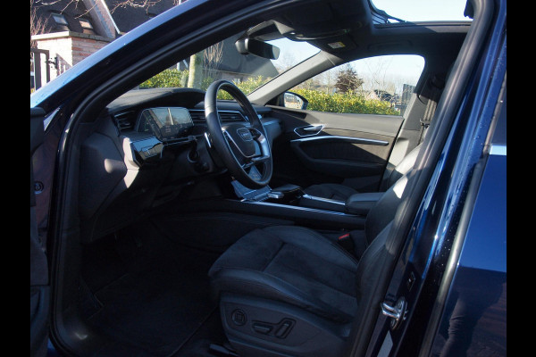 Audi e-tron 55 quattro S edition 95 kWh | SOH 95% | S-Line | Panoramadak | Trekhaak | Apple Carplay | Cruise Control | Parkeersensoren |