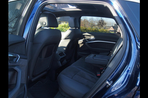 Audi e-tron 55 quattro S edition 95 kWh | SOH 95% | S-Line | Panoramadak | Trekhaak | Apple Carplay | Cruise Control | Parkeersensoren |
