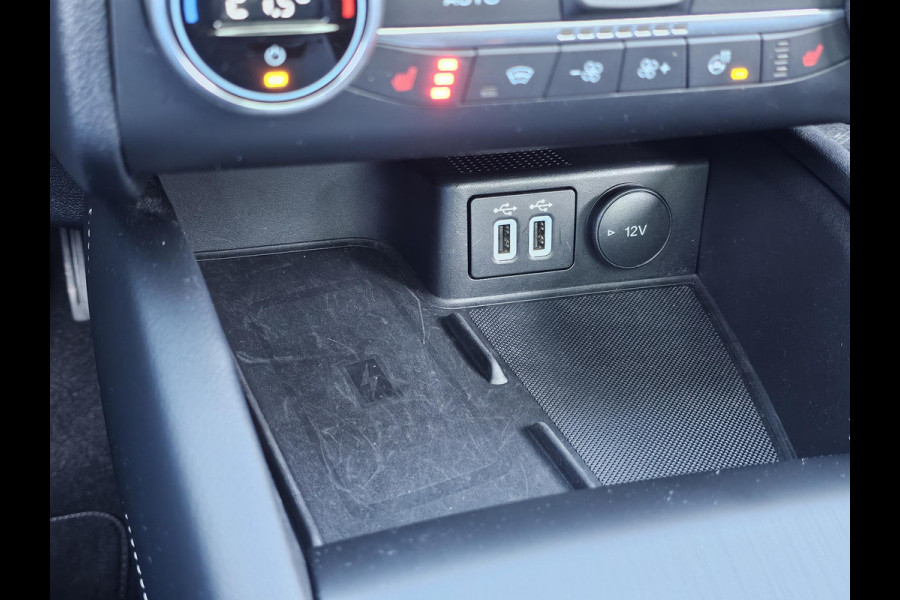 Ford Kuga Vignale Panoramadak | Lederen bekleding | Stoelgeheugen | Stoelverwarming | Head-up display | Zéér compleet!