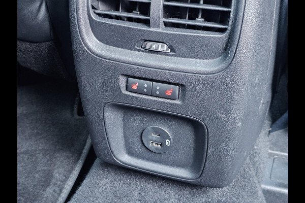 Ford Kuga Vignale Panoramadak | Lederen bekleding | Stoelgeheugen | Stoelverwarming | Head-up display | Zéér compleet!