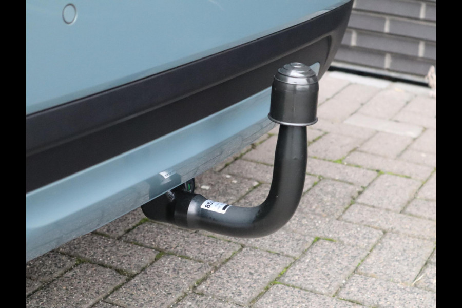 MINI Countryman Cooper S E ALL4 Classic Automaat / Panoramadak / Stuurwielverwarming / Harman Kardon / LED / MINI Navigatiesysteem / 17 Inch / Sportstoelen / Trekhaak / Lichtpakket