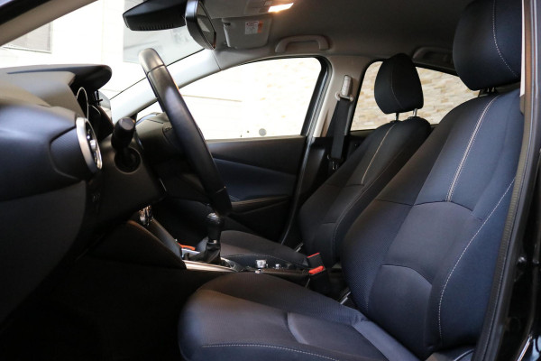 Mazda 2 1.5 Skyactiv-G Luxury | Camera | LED | NAP | Dealer onderhouden | Nwe APK |