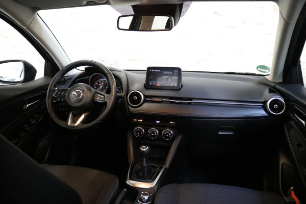 Mazda 2 1.5 Skyactiv-G Luxury | Camera | LED | NAP | Dealer onderhouden | Nwe APK |