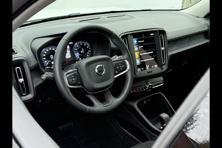 Volvo XC40 1.5 T3 Momentum | Navi | CarPlay | Cruise | Camera | LED