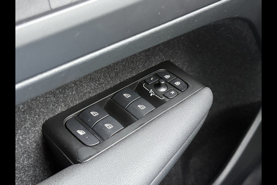 Volvo XC40 1.5 T3 Momentum | Navi | CarPlay | Cruise | Camera | LED