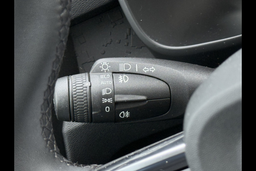 Volvo XC40 1.5 T3 Momentum | Navi | CarPlay | Cruise | Camera | LED