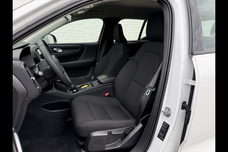Volvo XC40 1.5 T3 Momentum | Navi | CarPlay | Cruise | Camera | LED