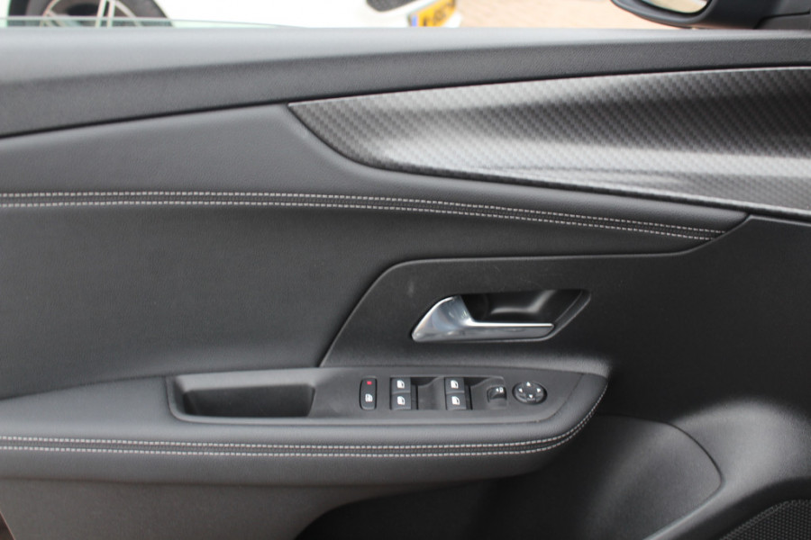 Opel Mokka Electric Ultimate 50 kWh / SOH 94,2% / Trekhaak / Camera / CarPlay / Keyless / LED Koplampen / 17'' / Navigatie / DAB / Dodehoek / Cruise Control Adaptief / Warmtepomp