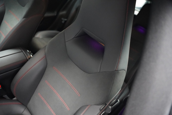 Mercedes-Benz CLA-Klasse 200 Business Solution AMG | Panoramadak | Stoelverwarming | Keyless | Cruise Control | Ambiance verlichting | Camera | Parkeersensoren |