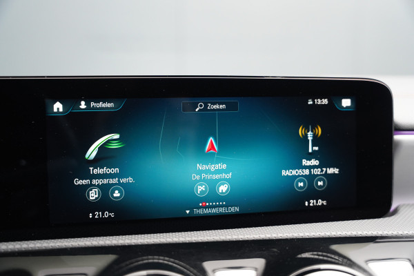 Mercedes-Benz CLA-Klasse 200 Business Solution AMG | Panoramadak | Stoelverwarming | Keyless | Cruise Control | Ambiance verlichting | Camera | Parkeersensoren |