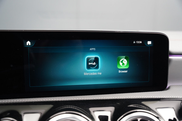 Mercedes-Benz CLA-Klasse 200 Business Solution AMG | Panoramadak | Stoelverwarming | Keyless | Cruise Control | Ambiance verlichting | Camera | Parkeersensoren |