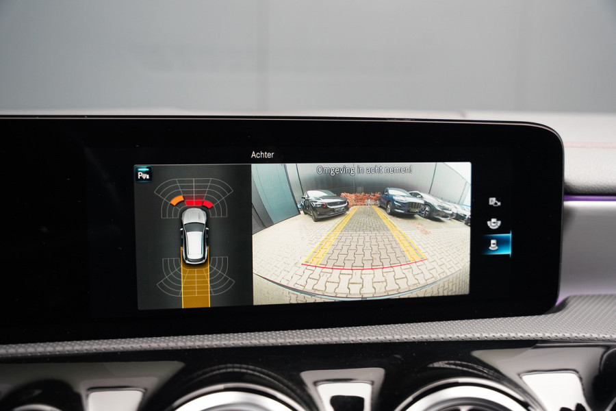 Mercedes-Benz CLA-Klasse 200 Business Solution AMG | Panoramadak | Stoelverwarming | Keyless | Cruise Control | Ambiance verlichting | Camera | Parkeersensoren |