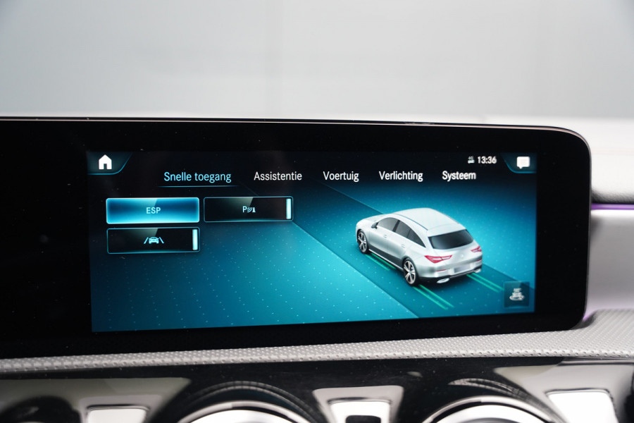 Mercedes-Benz CLA-Klasse 200 Business Solution AMG | Panoramadak | Stoelverwarming | Keyless | Cruise Control | Ambiance verlichting | Camera | Parkeersensoren |