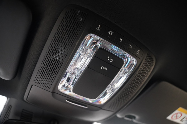 Mercedes-Benz CLA-Klasse 200 Business Solution AMG | Panoramadak | Stoelverwarming | Keyless | Cruise Control | Ambiance verlichting | Camera | Parkeersensoren |