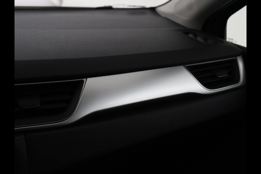 Renault Captur 1.0 TCe Intens | Stoelverwarming | Trekhaak | Carplay | Camera | Navigatie | Half leder | Full LED | Keyless | Climate control | Cruise control | Getint glas