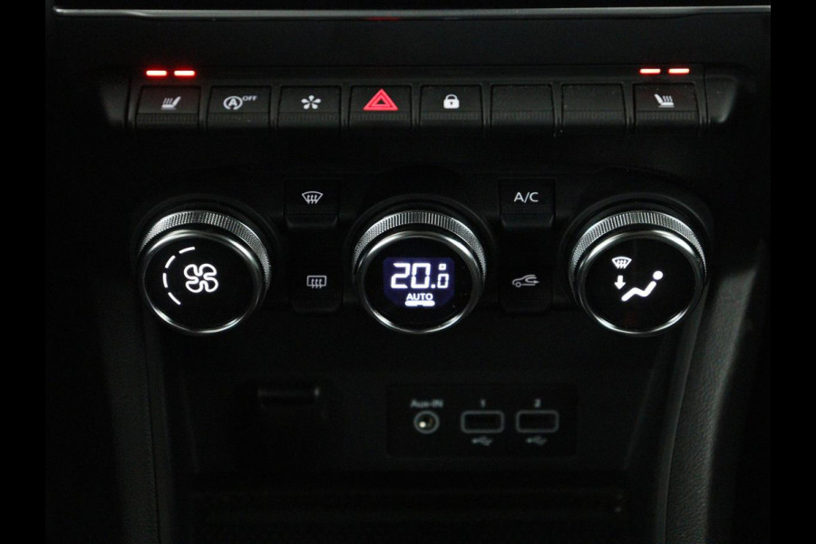 Renault Captur 1.0 TCe Intens | Stoelverwarming | Trekhaak | Carplay | Camera | Navigatie | Half leder | Full LED | Keyless | Climate control | Cruise control | Getint glas