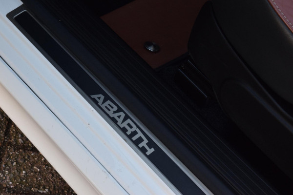 Fiat 500C 1.4 T-Jet Abarth 595 70th Anniversary