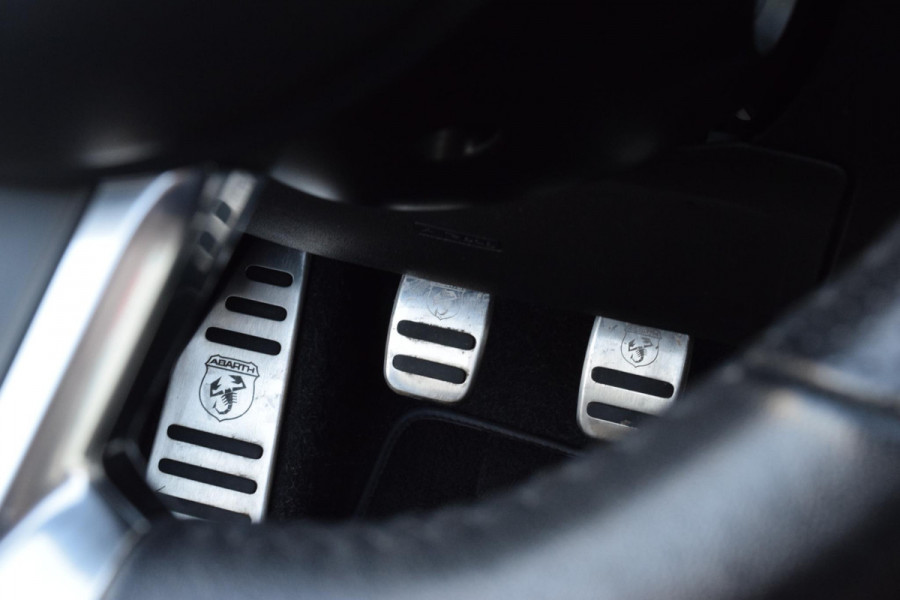 Fiat 500C 1.4 T-Jet Abarth 595 70th Anniversary