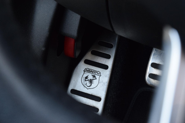 Fiat 500C 1.4 T-Jet Abarth 595 70th Anniversary